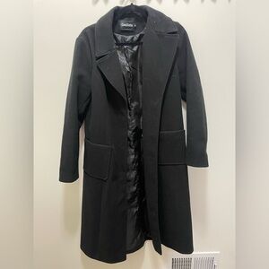 Chic Black Women's Trench Coat by Gevoni